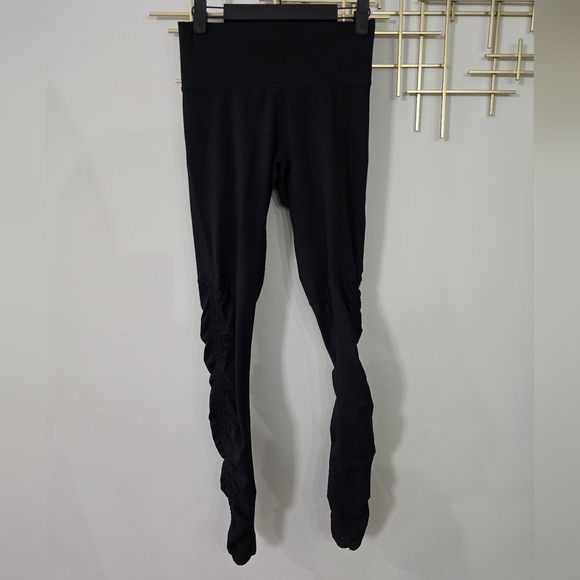 Fabletics Cinch Leggings​ - Picture 1 of 7